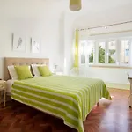 ゲストハウス Quartos Do Marques 2*