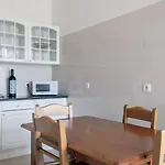 ゲストハウス Quartos Do Marques 2*