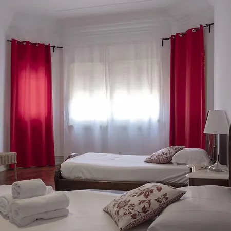 게스트하우스 Quartos Do Marques 2*