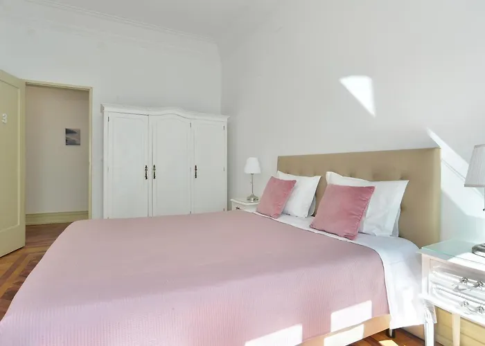 Πανσιόν Quartos Do Marques 2*