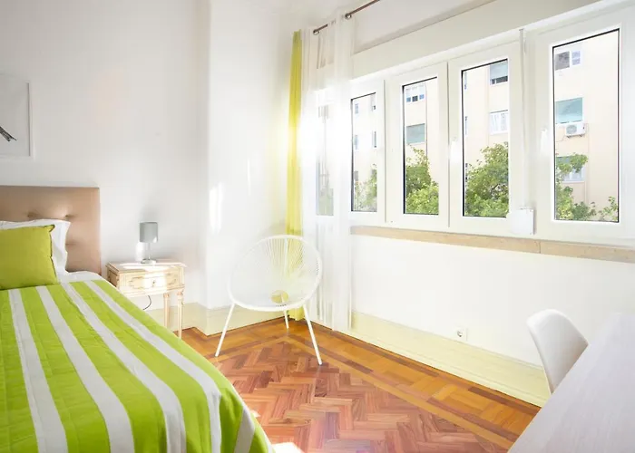 Πανσιόν Quartos Do Marques 2*